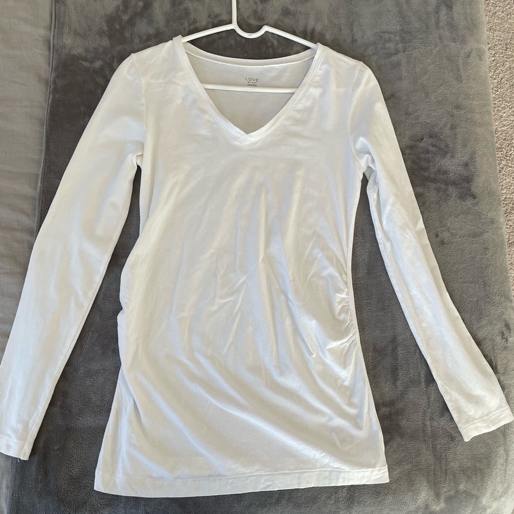 Long sleeved Gap Maternity shirt in white size small